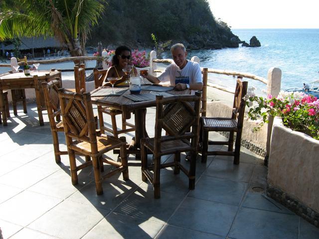 El Canonero Diving Beach Resort بويرتو غاليرا المظهر الخارجي الصورة